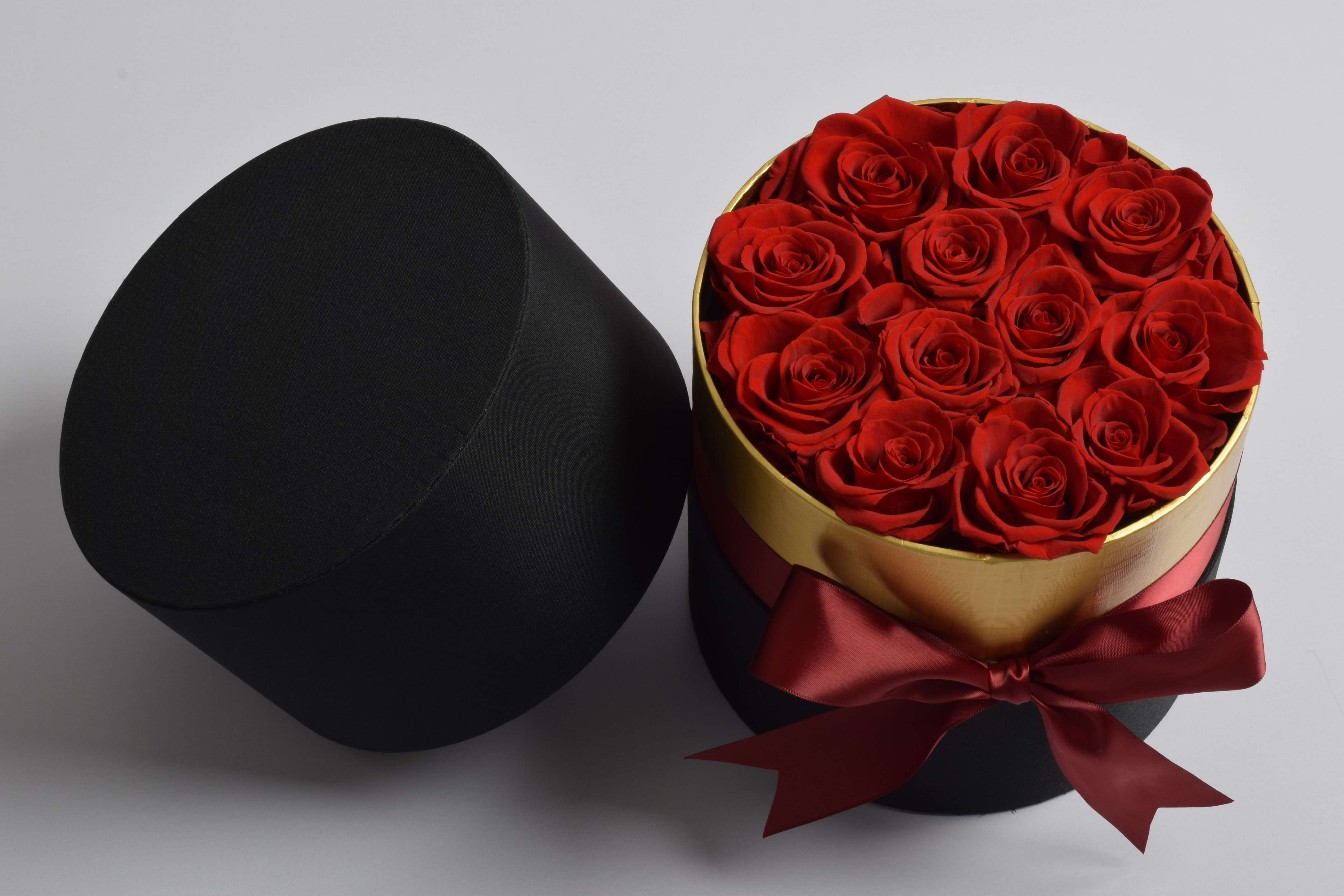 FLOWER BOX Z 12 PRAWDZIWYCH RÓŻ