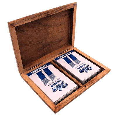 Dwie Talie Kart do Gry - Elegancki Zestaw w Drewnianym Pudełku