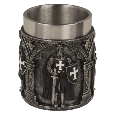 Kufel Rycerski - Średniowieczny Stojący Rycerz w Zbroi