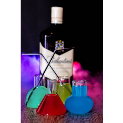 Zestaw 4 Kieliszków – Menzurki Do Alkoholu 100–150 ML Imprezowy Gadżet