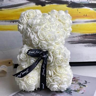 Biały Miś z Róż - 25 cm + Pudełko na Prezent